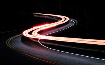 Agility and agile frameworks such as SCRUM are getting more and more attention in the public and private sector. We examine whether agility adds value from an evidence-based management point of view.